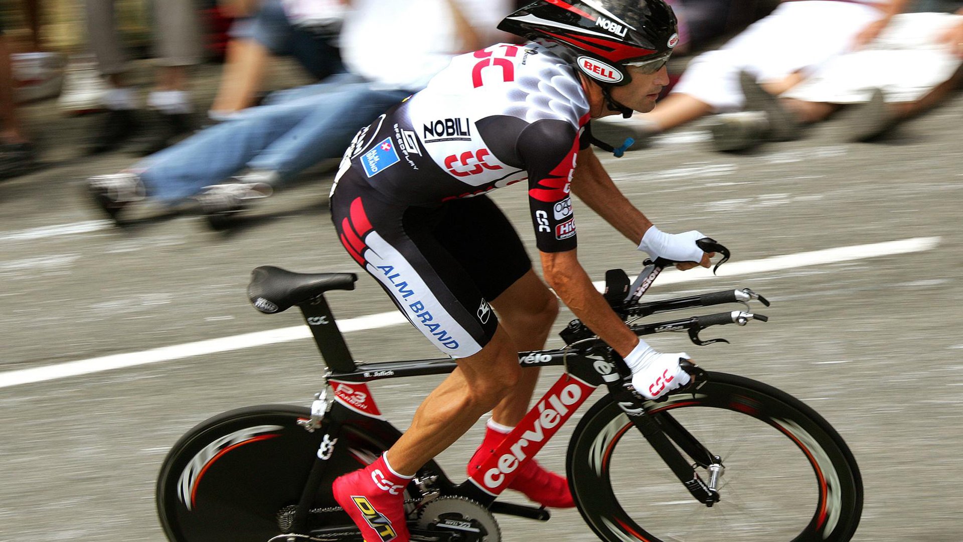 英雄联盟全球总决赛,巅峰对决引爆电竞热潮