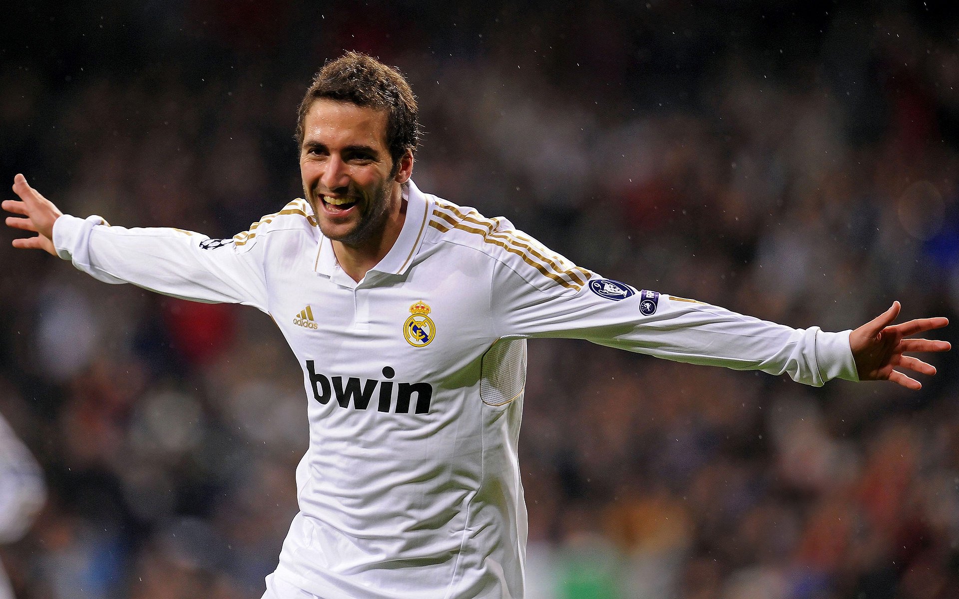 归化球员助力中国足球崛起 未来可期