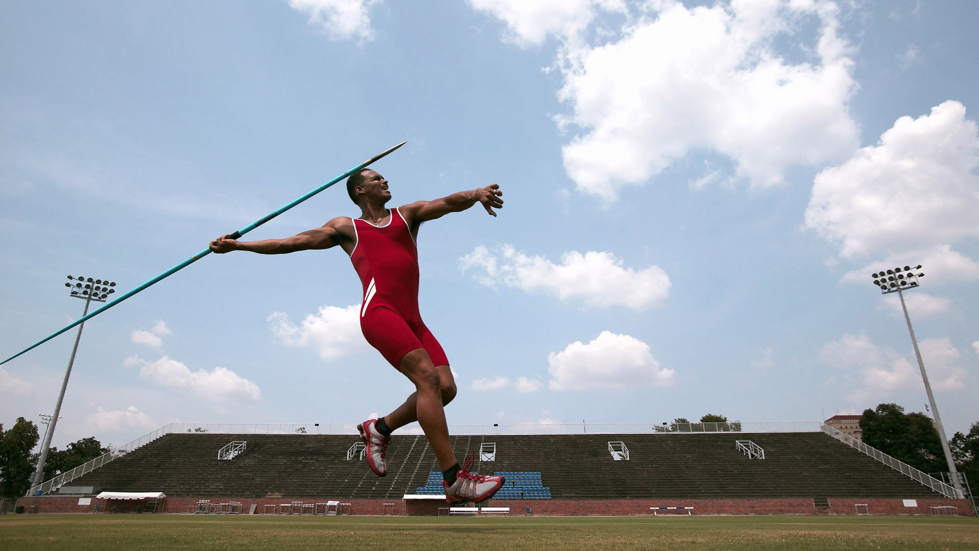 传奇谢幕,著名球星在感人退役仪式上告别绿茵场